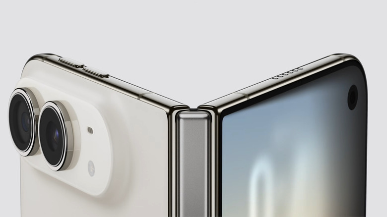 Close-up of iPhone Duo hinge