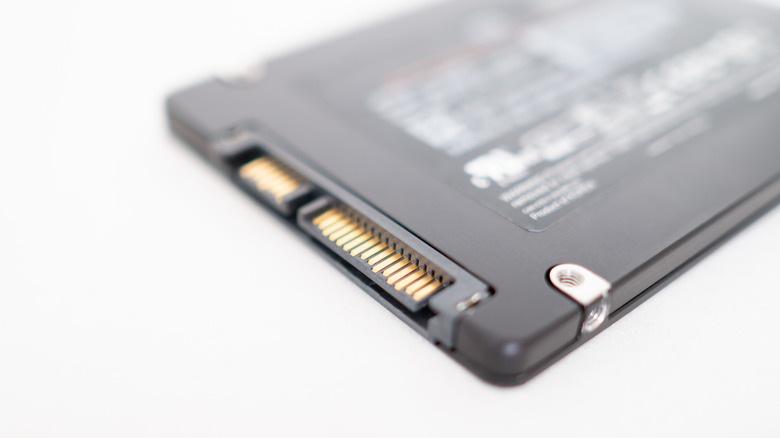 Enclosed SSD with SATA connection terminals