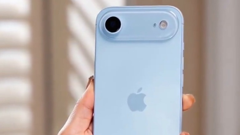 iPhone 17 Air dummy unit: Rear camera.