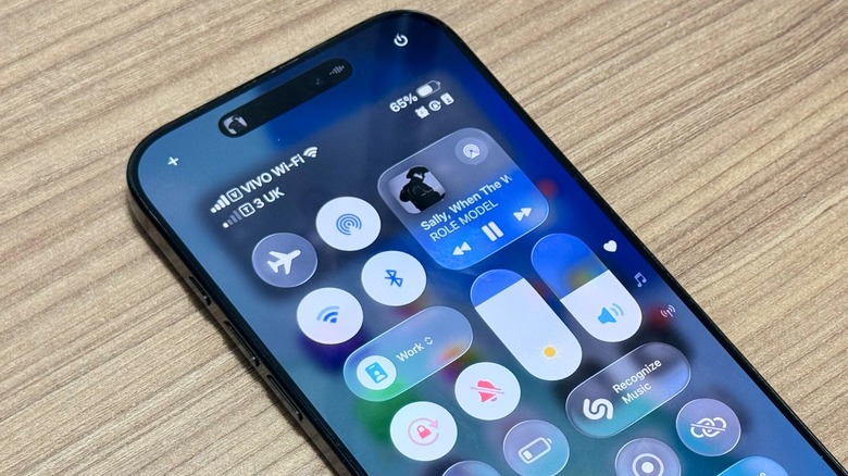 iPhone 16 Pro Max new Control Center on iOS 26
