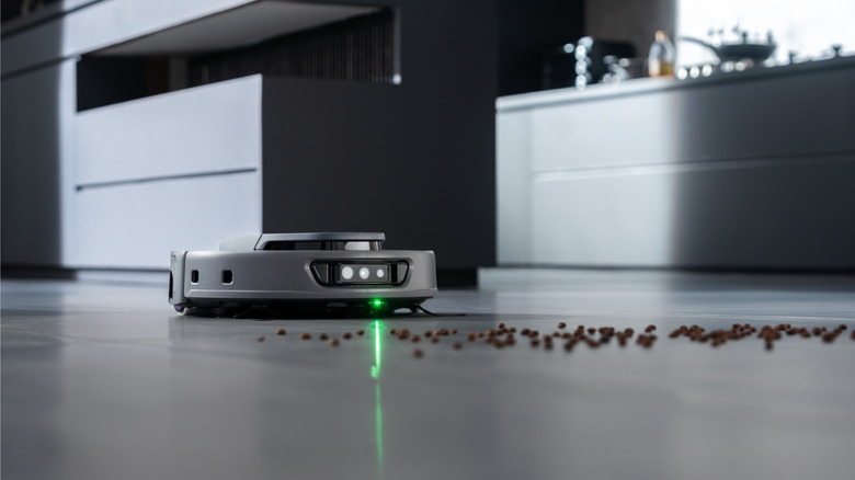 The 3i S10 Ultra cleaning on a kitchen floor.