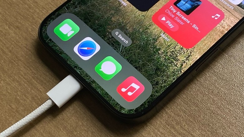 An iPhone fast charging via a USB-C cable