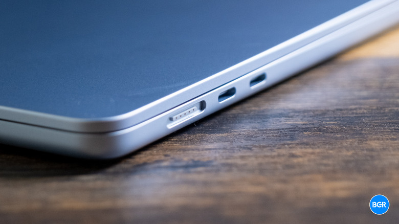 Ports on the M5 MacBook Air