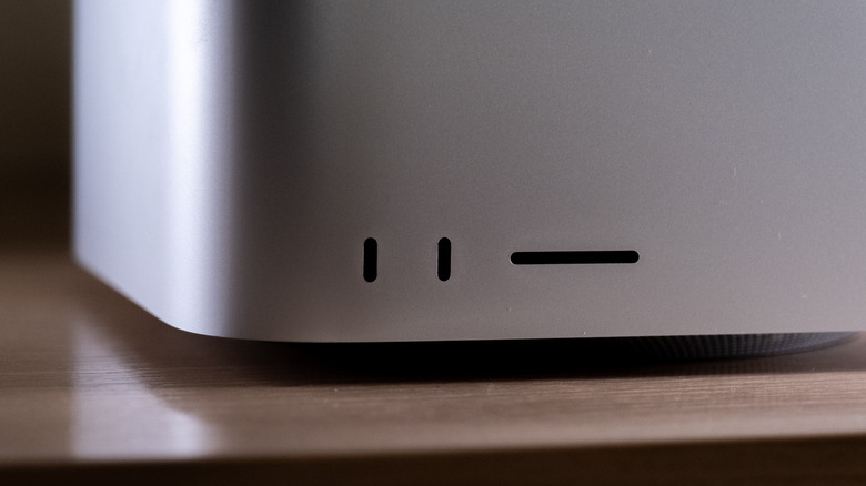 Front ports on the Mac Studio M5 Ultra