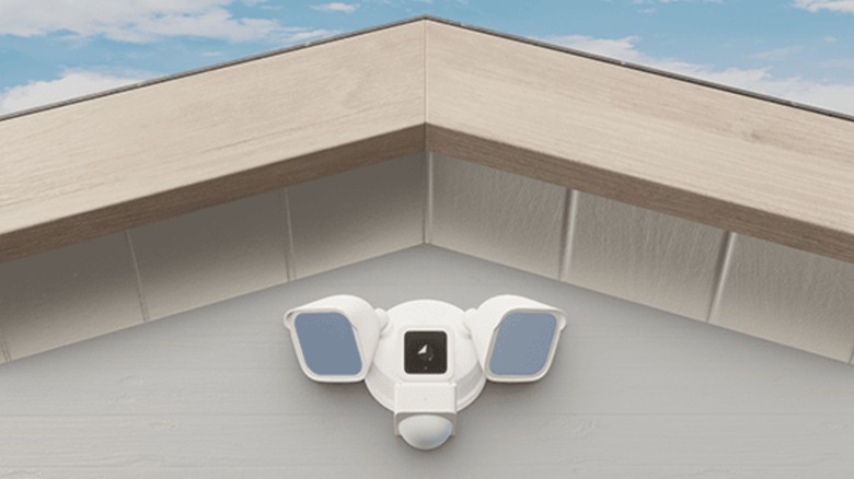 Roku floodlight camera outside of house