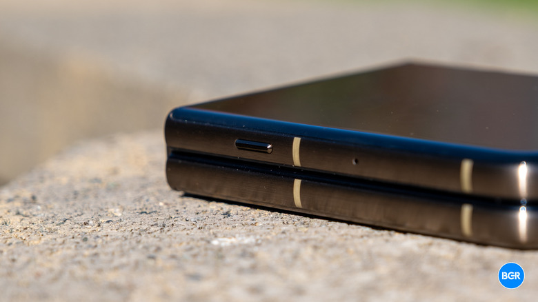 AI Key on the Motorola Razr Ultra (2026)