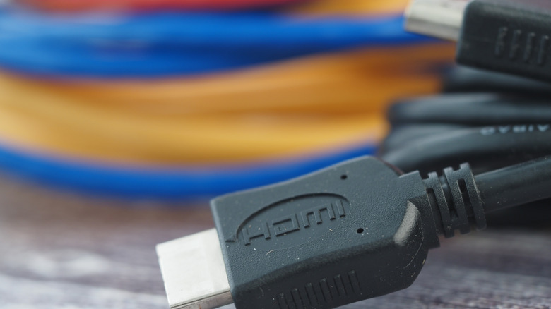 A close up of an HDMI connector on an HDMI cable.
