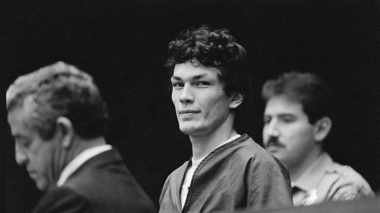 Courtroom photo of Richard Ramirez, the subject of the "Night Stalker" Netflix series