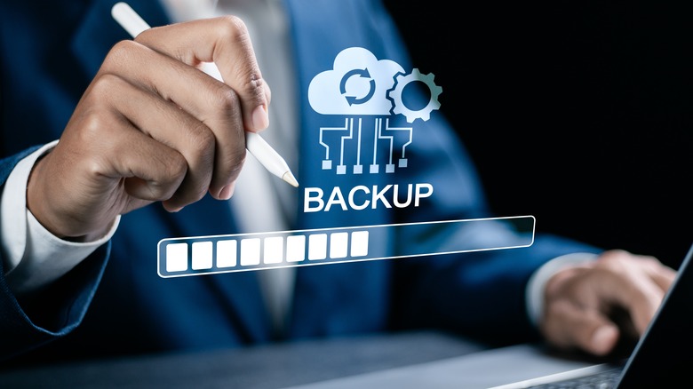 Online data storage and backup concept