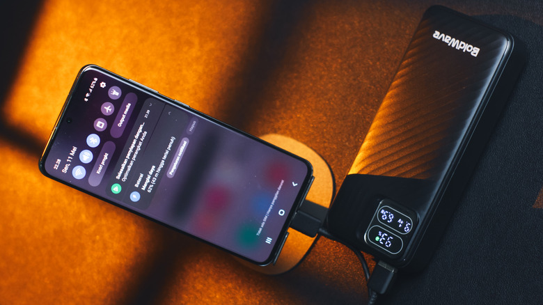 charging a samsung phone using the BoldWave powerbank