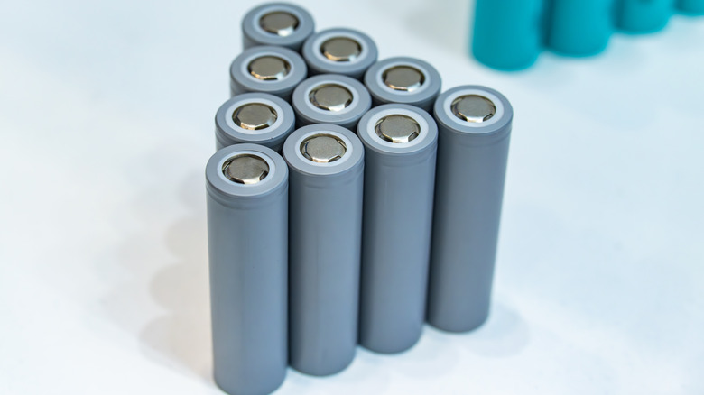 Lithium ion AA batteries arranged in a triangle