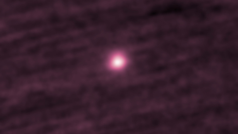 A series of colorized stacked images shows 3I/Atlas as a bright, fuzzy orb.