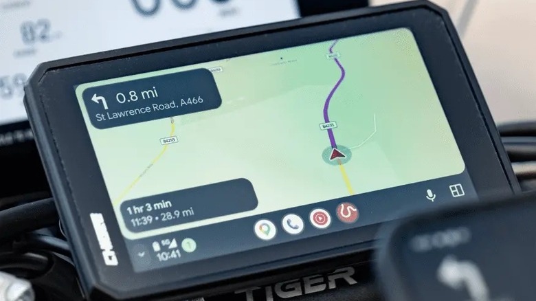 The Calimoto app running on an Android Auto head unit