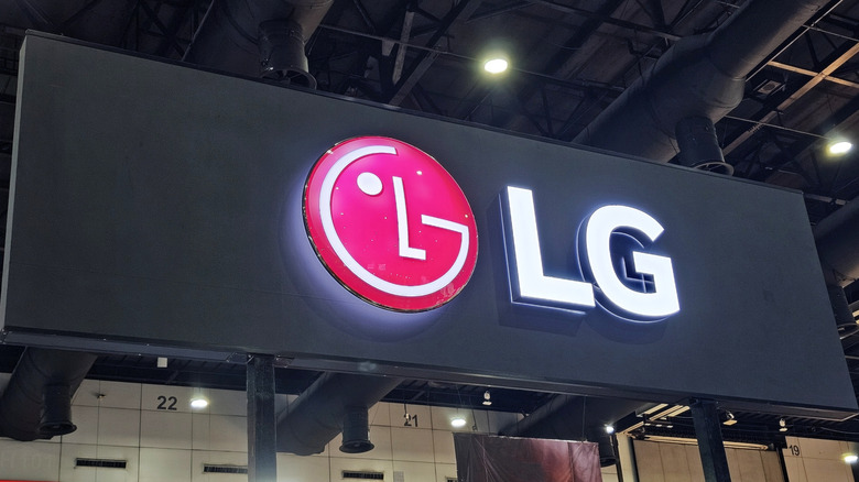 An LG retail booth at a convention.