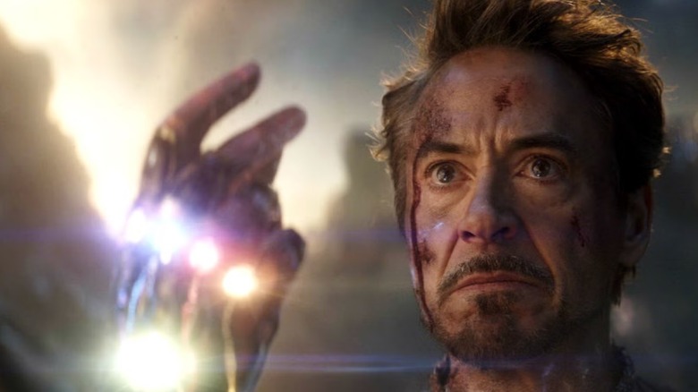 Iron Man snapping his fingers in Avengers: Endgame