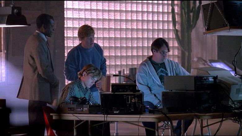 Sidney Poitier, Robert Redford, River Phoenix, and Dan Aykroyd in Sneakers