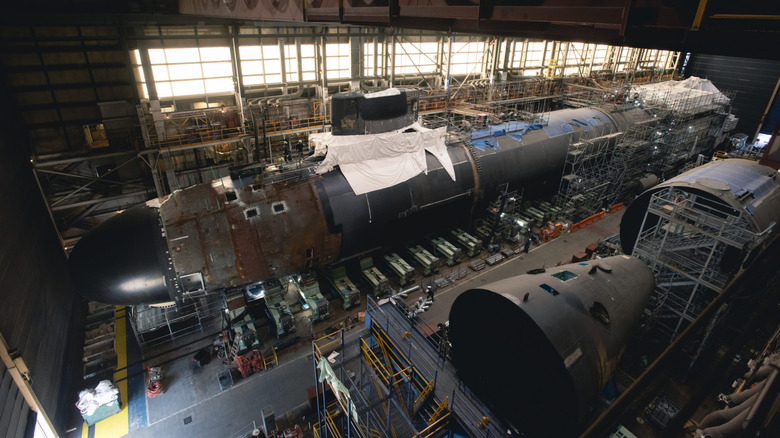 The SSN-798 nuclear submarine at its production facility.