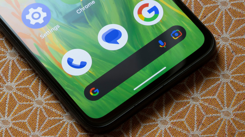 Photo of a Google Pixel phone focusing on the Phone app