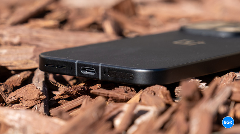 USB-C port on the OnePlus 15