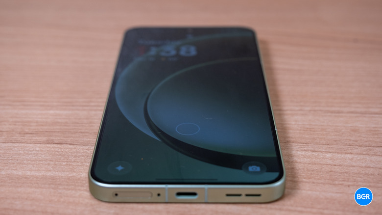 Screen on the OnePlus 15R