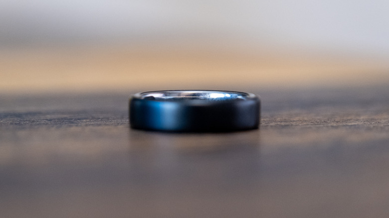 Side of the Oura Ring 5
