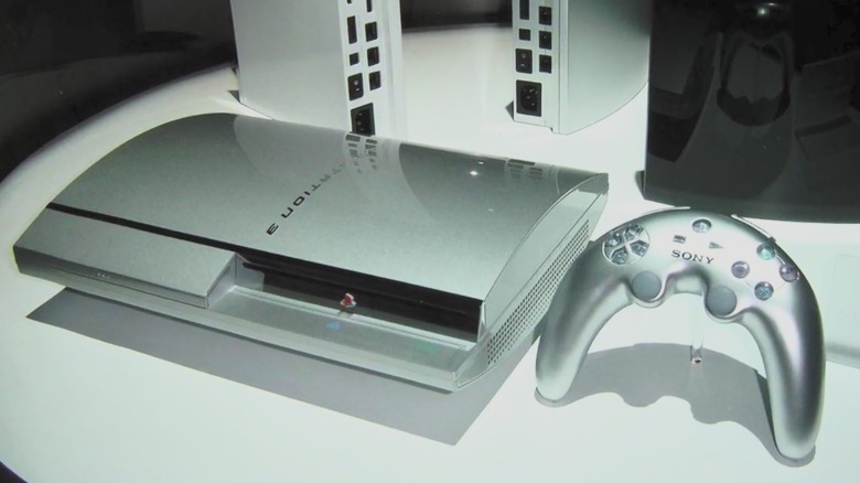 Prototype PlayStation 3 boomerang controller on display at E3