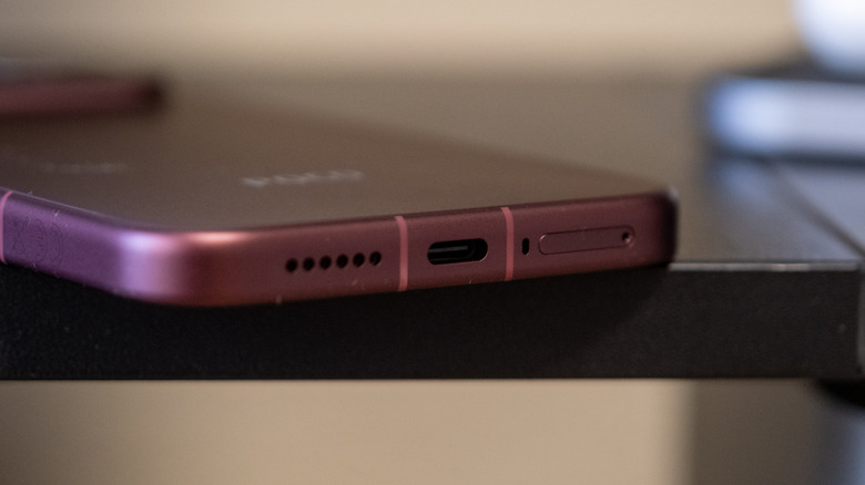 USB-C port on the Poco F9 Ultra