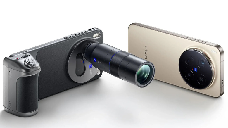 Regular Vivo X300 Pro and one with the telephoto converter kit installed