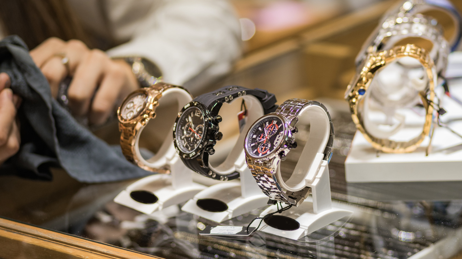 Ranking 13 Major Luxury Watch Brands From Worst To Best – BGR