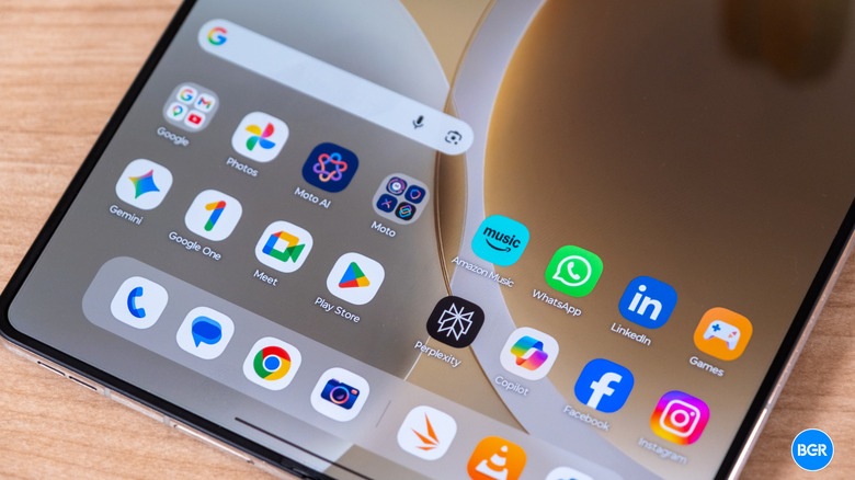 Software on the Motorola Razr Fold
