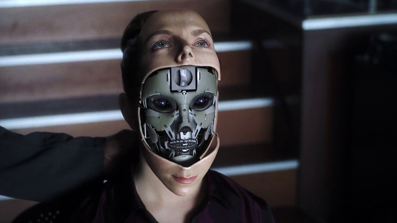 A Mecha showing his robot skull