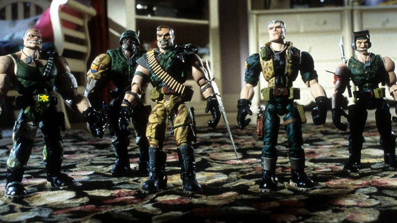 Small Soldiers stood together in Small Soldiers