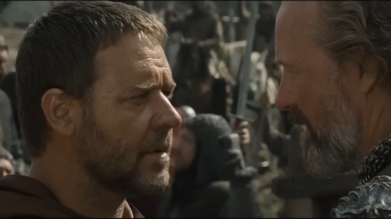 Robin Hood (Russell Crowe) talking to William Marshall (William Hurt) in Robin Hood (2010)