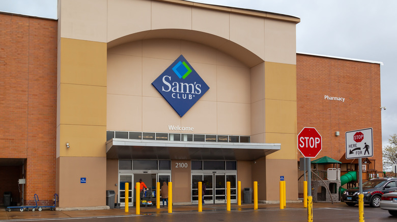 The front entrance to a Sam's Club wholesale store.