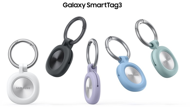 Close-up of several Galaxy SmartTag 3 trackers