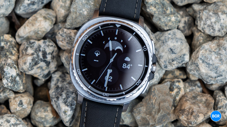Display of the Samsung Galaxy Watch 8 Classic