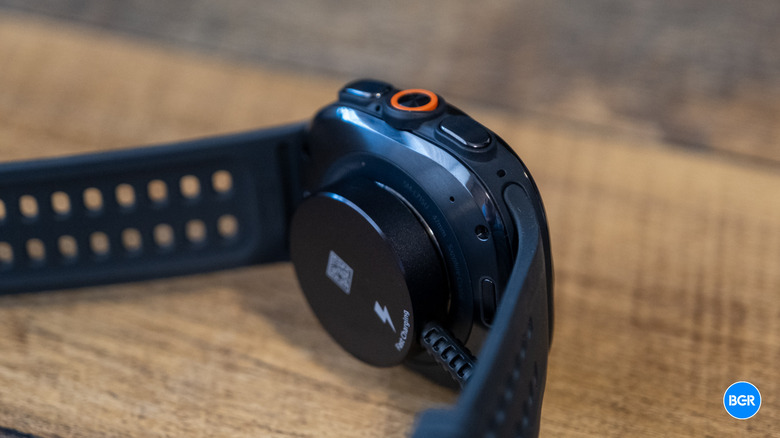 Samsung Galaxy Watch Ultra 2 charging