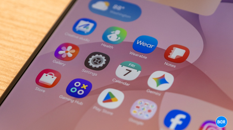 Software on the Samsung Galaxy Z Fold 8 Ultra