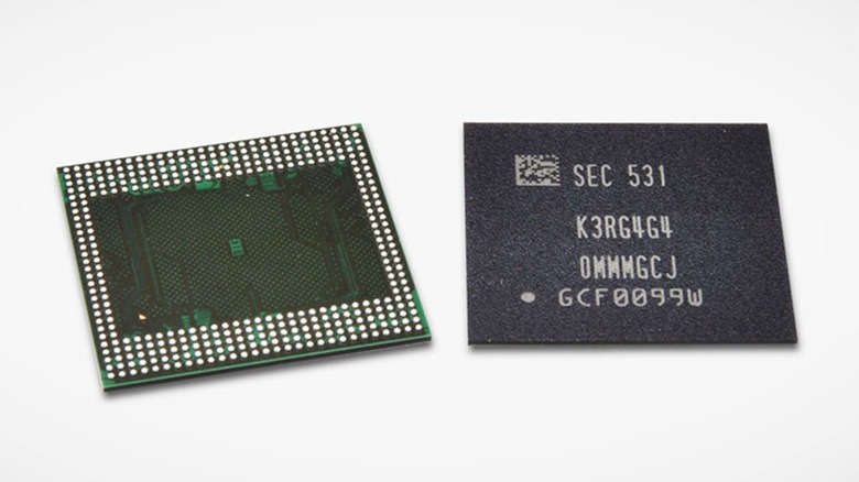 Samsung LPDDR4 RAM chips for smartphones in front of a white background