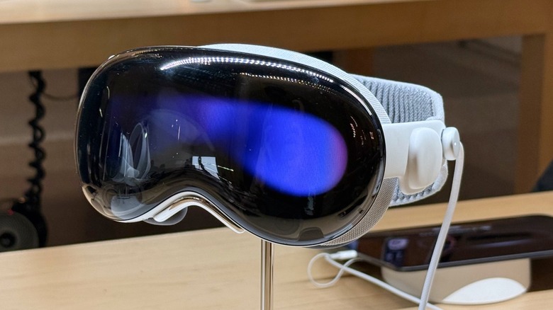 Apple Vision Pro in the Grand Central Apple Store in New York