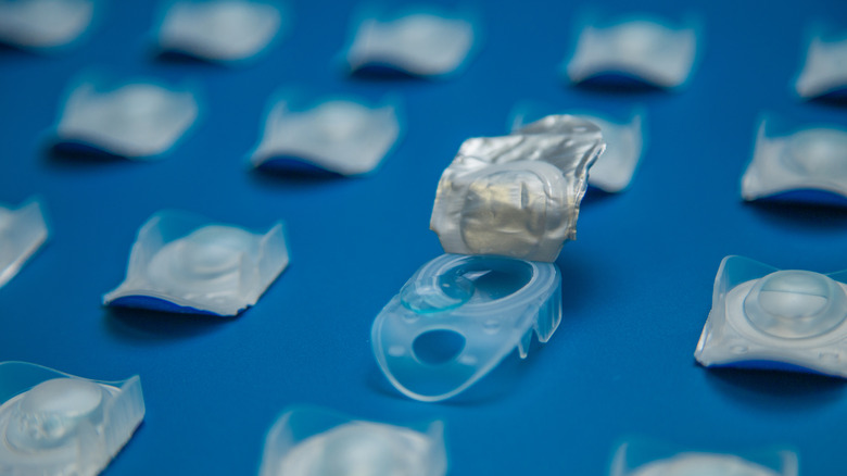 open contact lens packaging