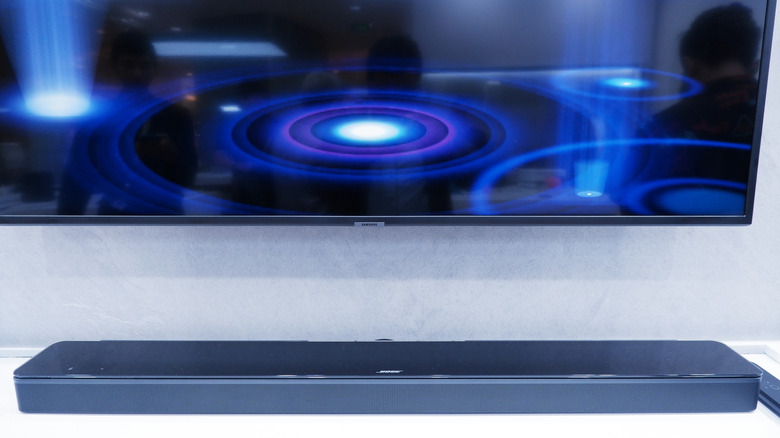 Bose soundbar connected to Samsung TV