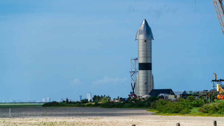 Starship, SpaceX's heavy rocket at a launchpad