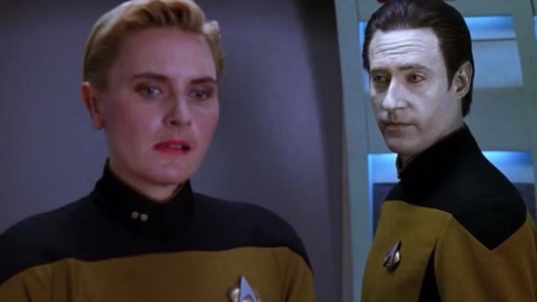 Data (Brent Spiner) talking to Tasha Yar (Denise Crosby) in Star Trek: The Next Generation