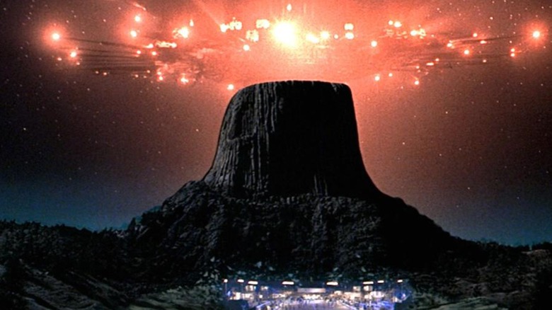 UFO flying in the night sky in Close Encounters of the Third Kind