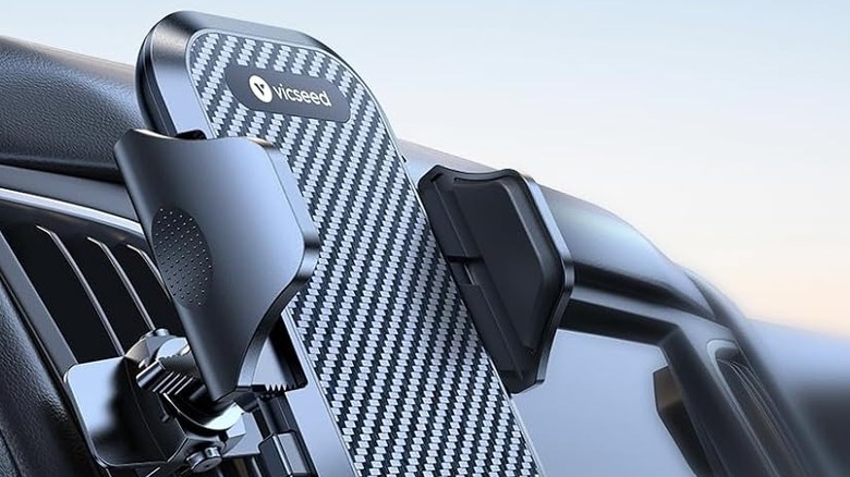The Vicseed Ultra Stable Car Phone Holder mounted to a vent.