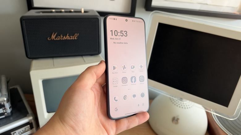 Paper Mode enabled on the TCL P80 Ultra while being held at an angle