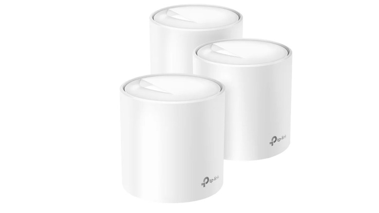 The 3 TP-Link mesh devices side-by-side in white