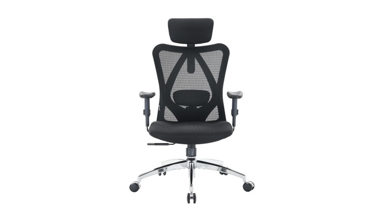 The Sihoo M18 office chair against a white background.