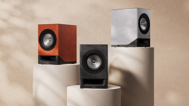 Different colors of Technics SC-CX700.